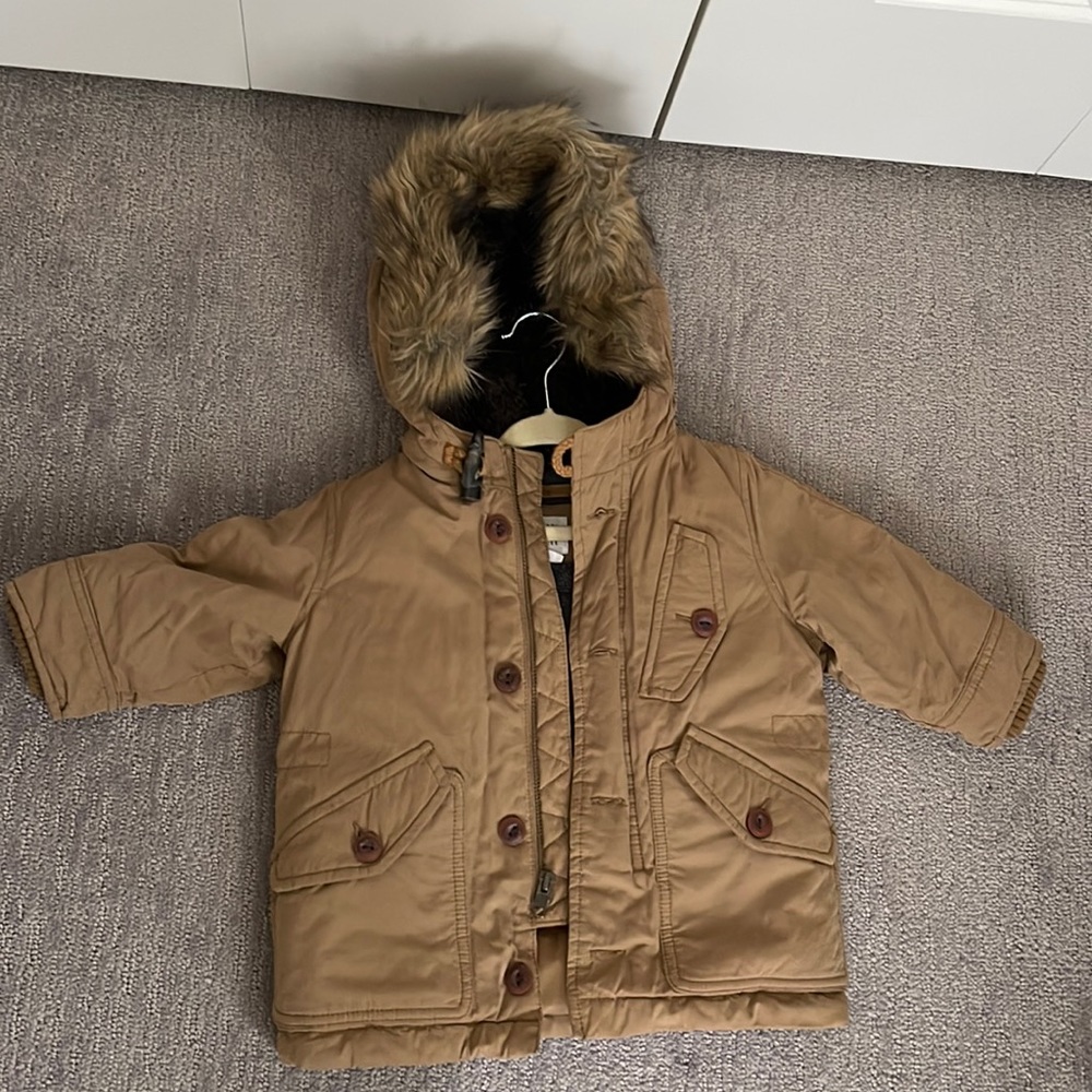 12-18 baby GAP coat, with fur hood. Fleece lined. Soft shell